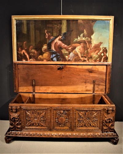 Chest in carved walnut of the Renaissance Lombardy,  17th century - 